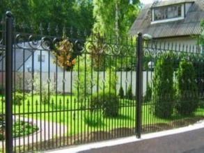 Кованые заборы на ленточном фундаменте 80 метров фото в Кратово