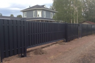 Забор из евроштакетника с бетонированием столбов 80 метров фото в Кратово